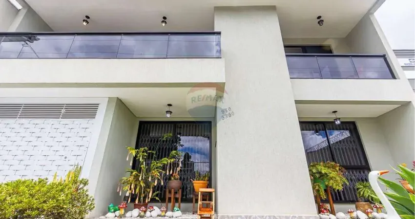 Sobrado para venda em Pinheirinho de 268.17m² com 5 Quartos, 2 Suites e 7 Garagens