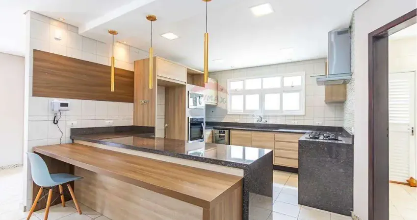 Casa para alugar em Mossunguê de 267.00m² com 3 Quartos, 2 Suites e 5 Garagens