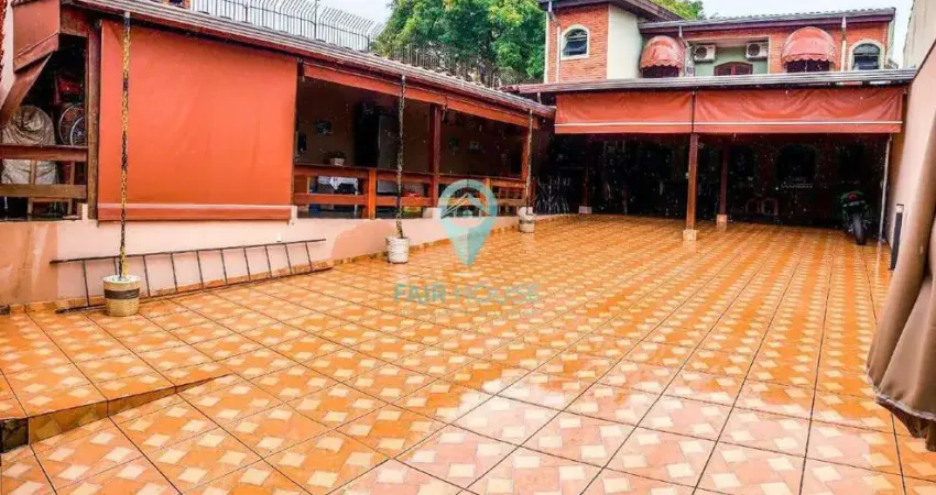 Casa para venda em Jardim Guarujá de 225.00m² com 3 Quartos e 6 Garagens