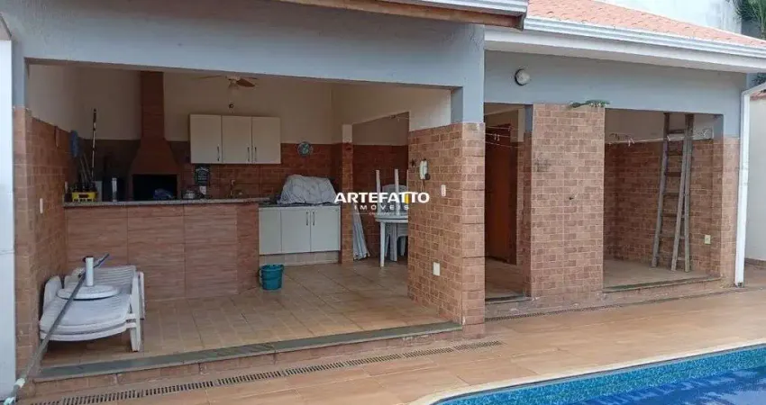 Casa para venda em Jardim Santana de 242.00m² com 3 Quartos, 1 Suite e 3 Garagens