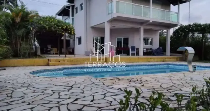 Casa de Condomínio para venda em Centro de 345.00m² com 4 Quartos, 3 Suites e 5 Garagens