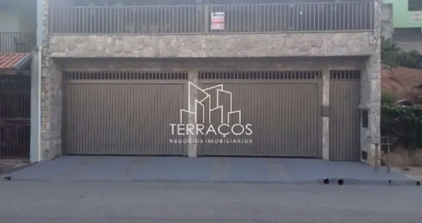 Casa para venda em Jardim Caçula de 255.00m² com 3 Quartos, 1 Suite e 4 Garagens