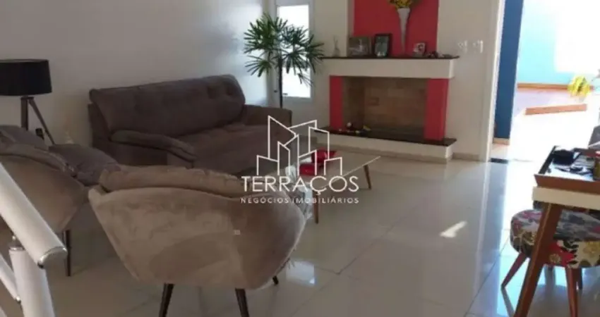 Casa para venda em Jardim Colônia de 290.00m² com 3 Quartos, 1 Suite e 4 Garagens