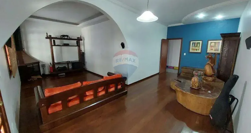 Casa para venda em Céu Azul de 517.00m² com 3 Quartos, 1 Suite e 5 Garagens