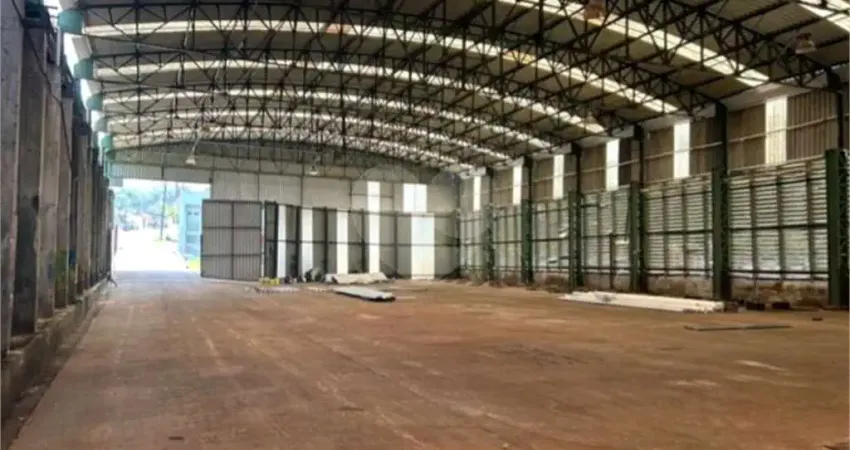 Galpão / Depósito / Armazém para venda e aluguel em Rio Grande Da Serra de 2600.00m² com 15 Garagens