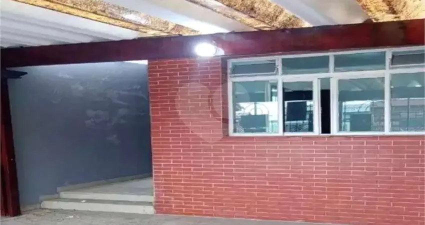 Sobrado para venda em Jardim Guapituba de 150.00m² com 2 Quartos e 2 Garagens