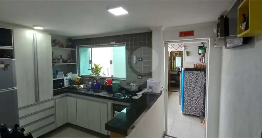 Sobrado para venda em Vila Camilópolis de 178.00m² com 2 Quartos, 1 Suite e 1 Garagem