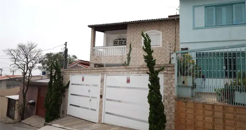 Sobrado para venda em Vila Alto De Santo André de 258.00m² com 3 Quartos, 3 Suites e 6 Garagens
