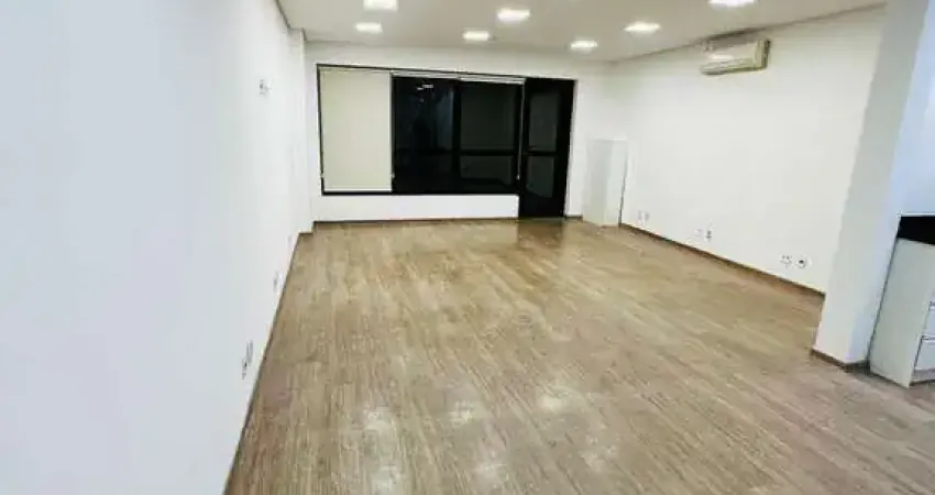 Sala Comercial para alugar em Centro de 46.00m² com 1 Garagem