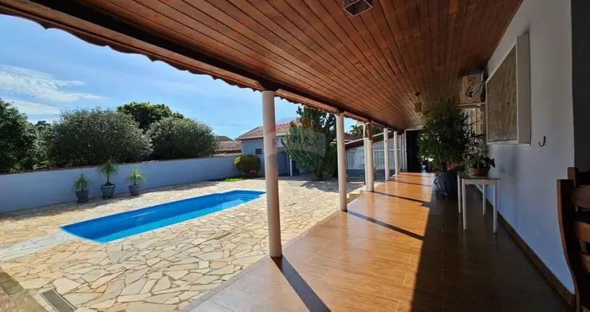 Chácara para venda em Pinheiros de 400.00m² com 3 Quartos, 2 Suites e 5 Garagens