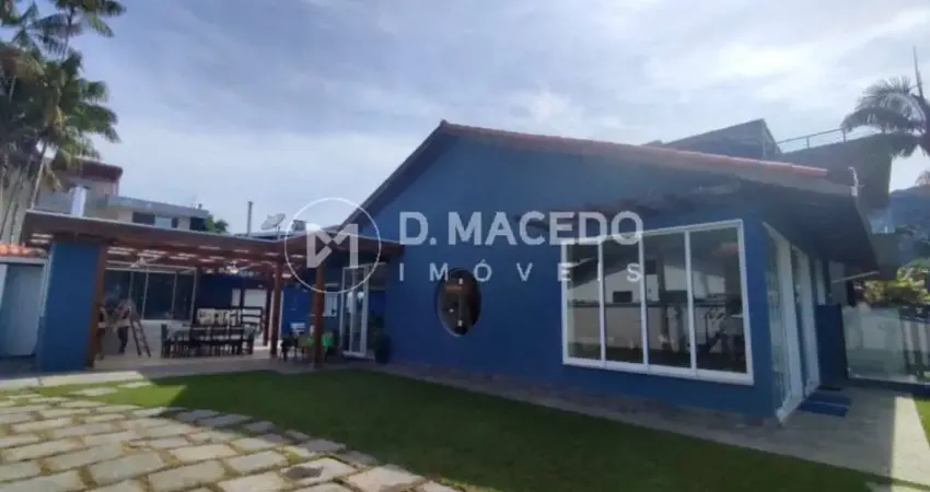 Casa para alugar em Condominio Lagoinha de 724.00m² com 6 Quartos, 5 Suites e 6 Garagens