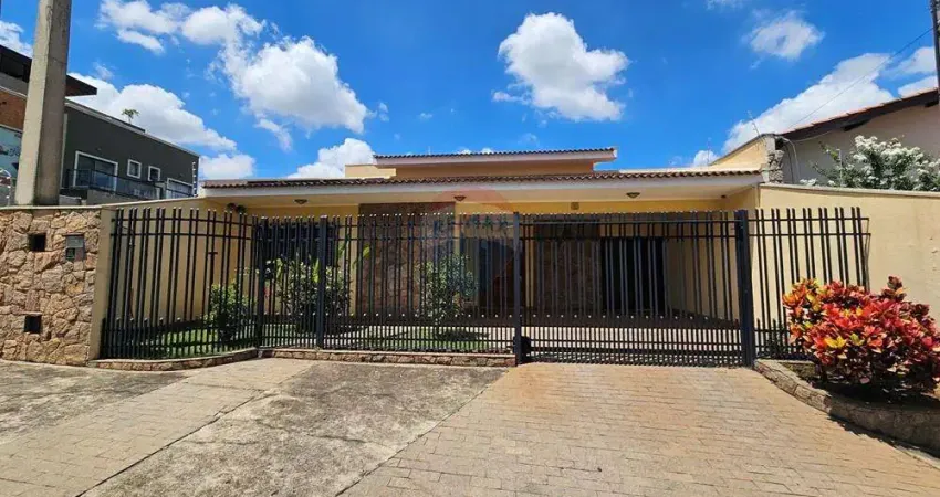 Casa para venda em Jardim Guadalajara de 192.00m² com 3 Quartos, 1 Suite e 2 Garagens