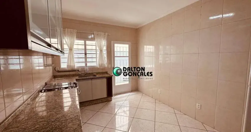 Casa para venda em Jardim Hubert de 105.00m² com 2 Quartos, 1 Suite e 2 Garagens