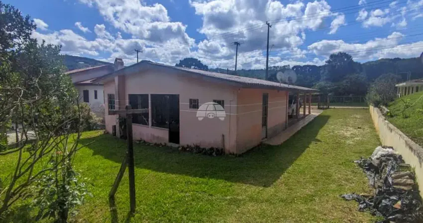 Casa para venda em Capivari de 140.00m² com 4 Quartos e 7 Garagens