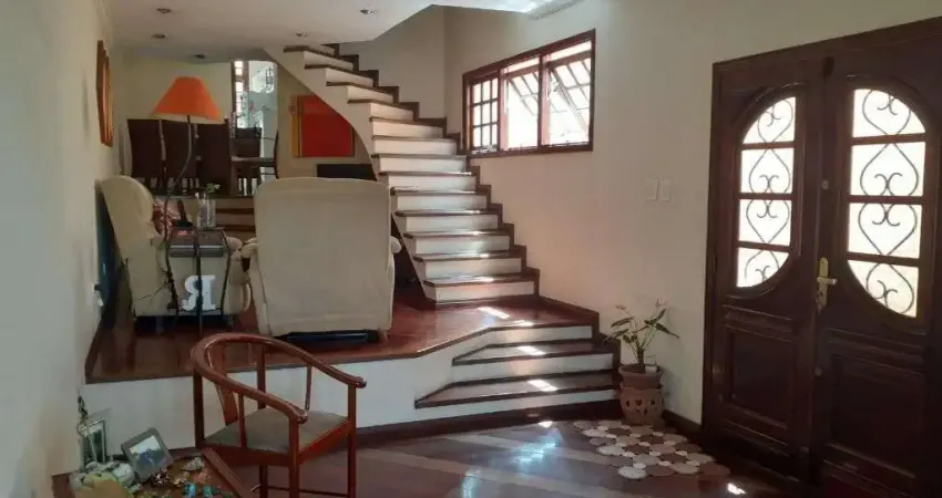 Sobrado para venda em Chácara Cruzeiro Do Sul de 225.00m² com 3 Quartos, 3 Suites e 3 Garagens