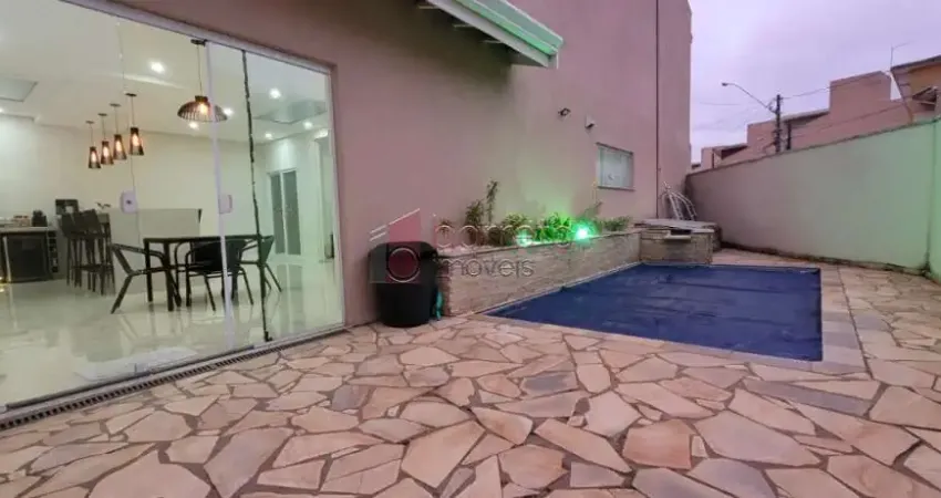 Casa de Condomínio para venda em Jardim Florestal de 180.00m² com 3 Quartos, 1 Suite e 4 Garagens