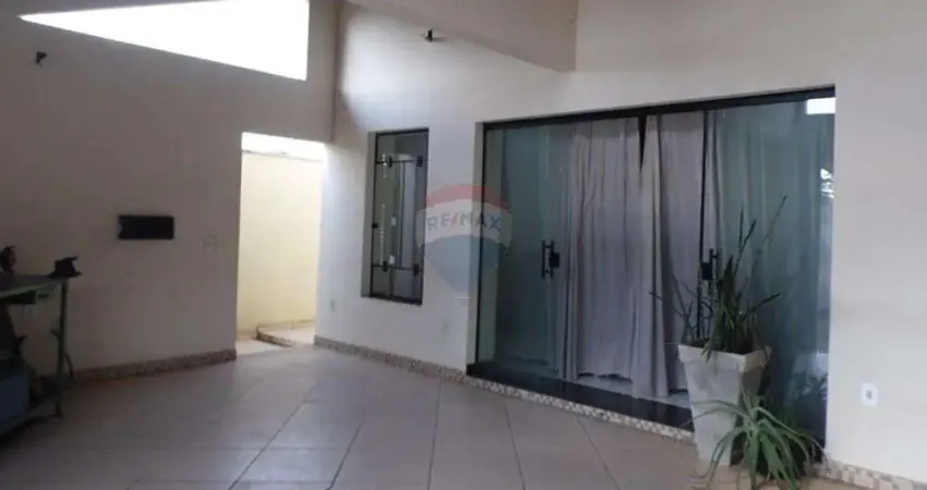 Casa para venda em Prados de 101.00m² com 3 Quartos, 1 Suite e 4 Garagens
