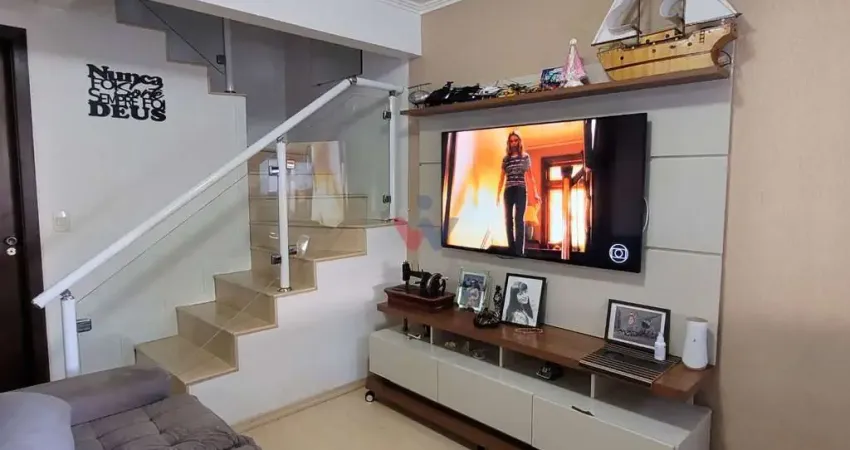 Sobrado para venda em Santa Cândida de 86.00m² com 3 Quartos e 2 Garagens