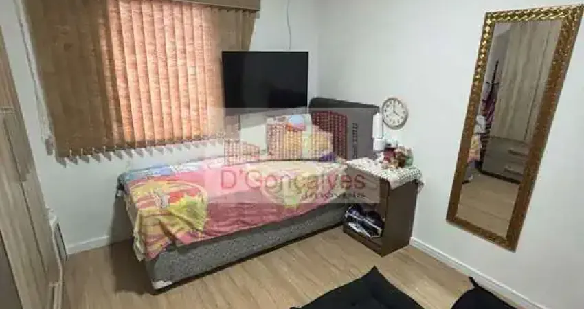 Casa para venda em Taboão de 175.00m² com 3 Quartos, 1 Suite e 3 Garagens