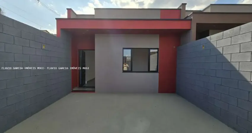 Casa para venda em Botujuru de 65.00m² com 2 Quartos, 1 Suite e 2 Garagens