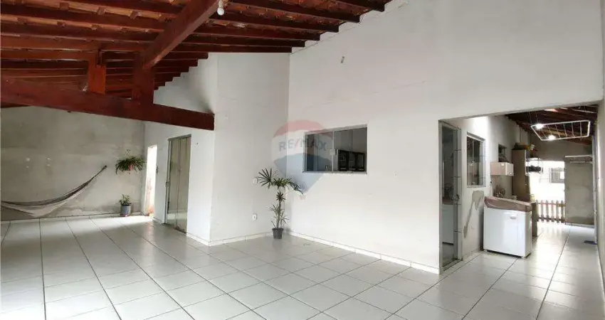 Casa para venda em Condomínio Santa Úrsula de 153.00m² com 3 Quartos, 1 Suite e 2 Garagens