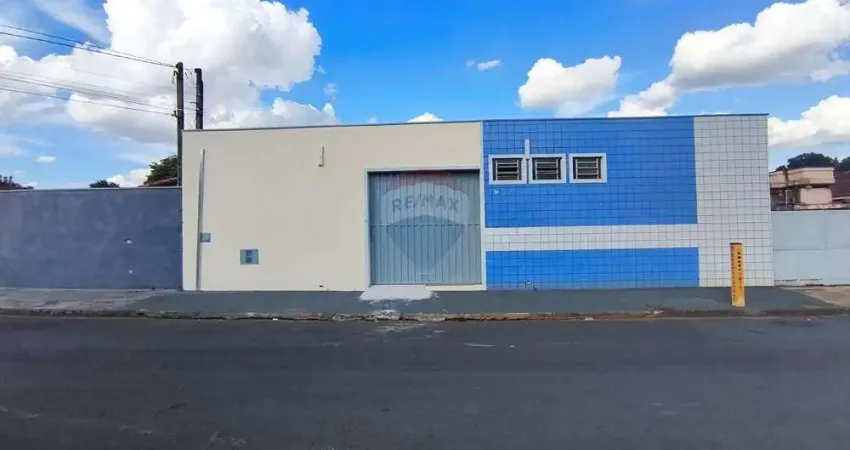 Galpão / Depósito / Armazém para alugar em Jardim Scomparim de 370.00m²