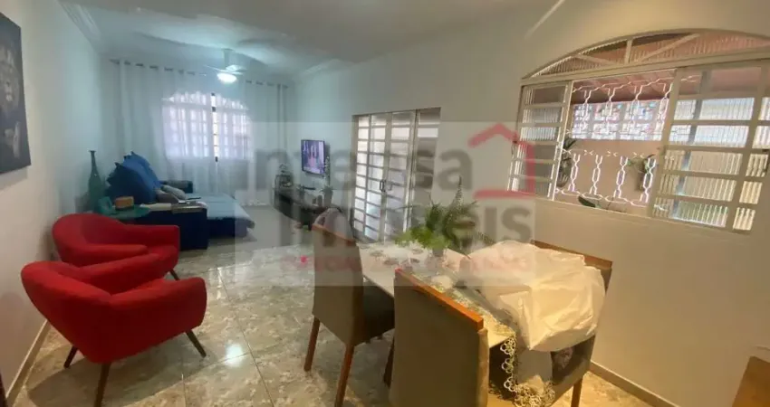 Sobrado para venda em Residencial Dalla Rosa de 232.00m² com 3 Quartos, 1 Suite e 2 Garagens