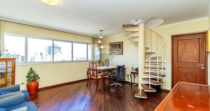 Cobertura para venda em Água Verde de 175.00m² com 3 Quartos, 1 Suite e 2 Garagens