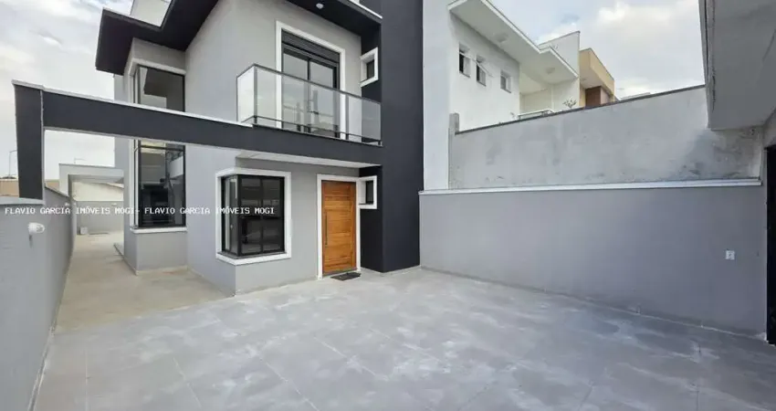 Sobrado para venda em Mogi Moderno de 130.00m² com 3 Quartos, 1 Suite e 2 Garagens