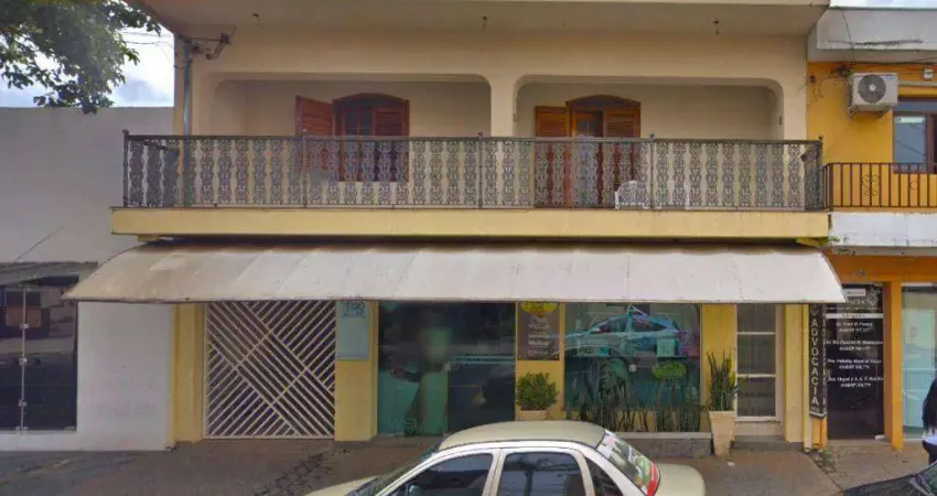 Casa para venda em Centro de 214.00m² com 3 Quartos, 2 Suites e 3 Garagens
