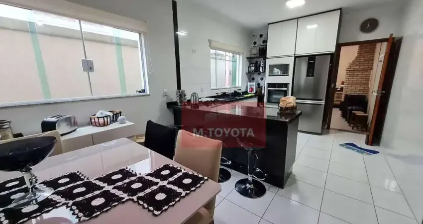 Sobrado para venda em Parque Renato Maia de 131.00m² com 3 Quartos, 1 Suite e 2 Garagens