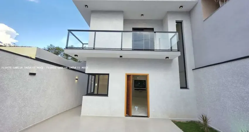 Sobrado para venda em Mogi Moderno de 125.00m² com 3 Quartos, 1 Suite e 3 Garagens