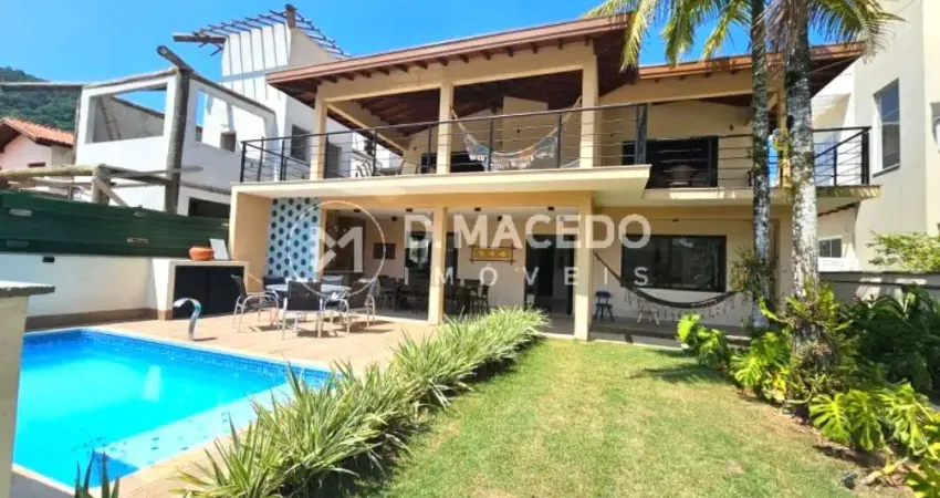 Casa para venda em Condominio Lagoinha de 391.00m² com 8 Quartos, 6 Suites e 3 Garagens