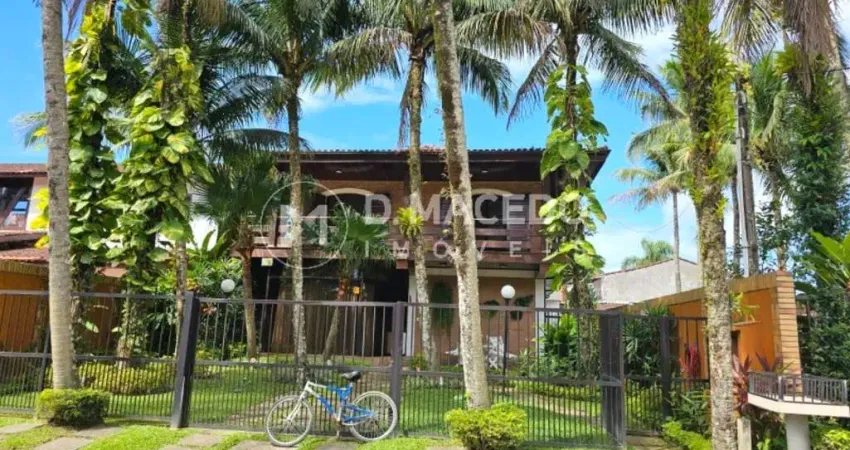 Casa para venda em Condominio Lagoinha de 371.00m² com 5 Quartos, 5 Suites e 1 Garagem