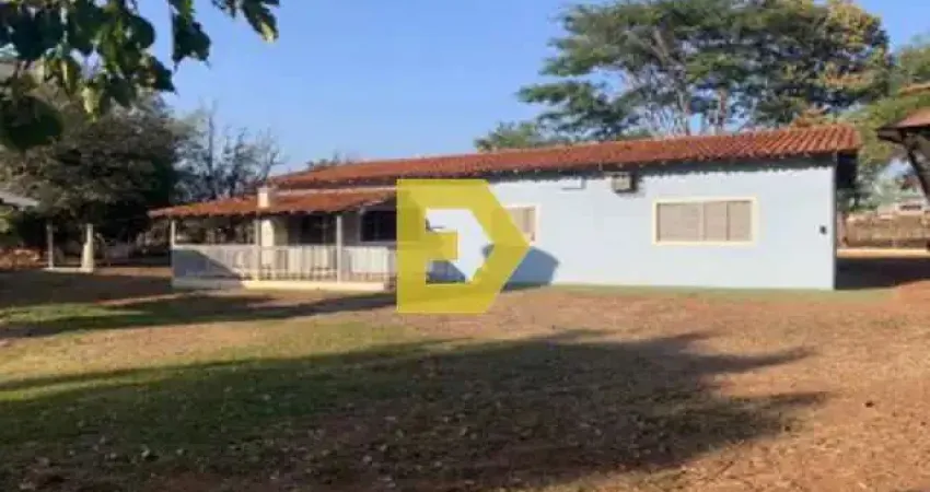 Chácara para venda em Centro de 572.00m² com 3 Quartos, 1 Suite e 10 Garagens