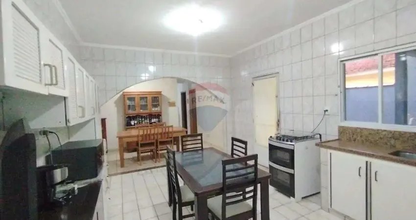 Casa para venda em Antônio Marincek de 193.00m² com 3 Quartos, 1 Suite e 4 Garagens