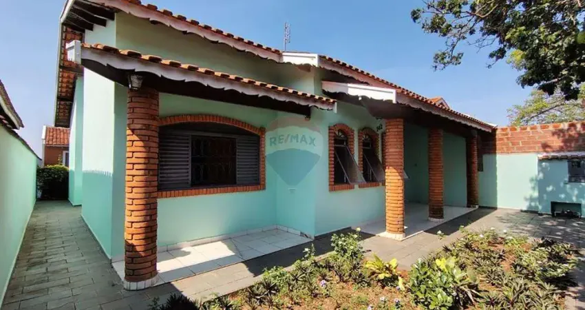 Casa para venda em Botânico de 100.00m² com 3 Quartos, 1 Suite e 3 Garagens
