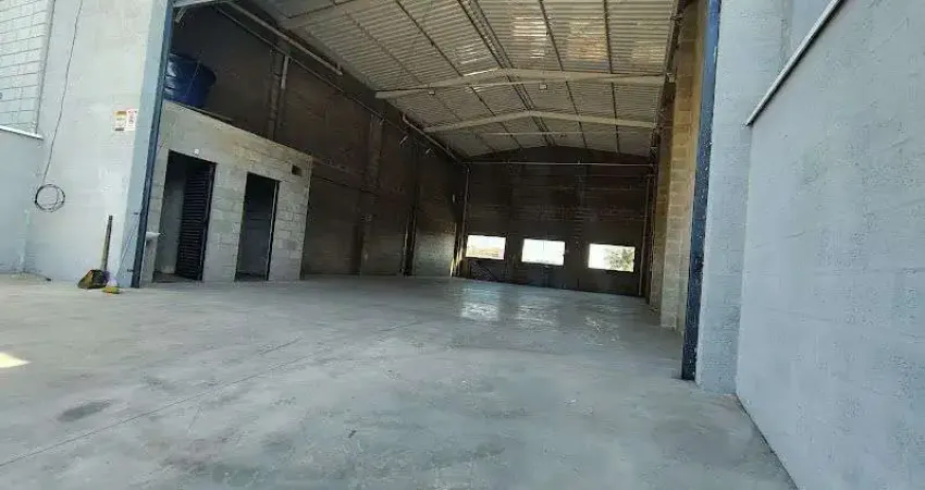 Galpão / Depósito / Armazém para alugar em Jardim Algodoal de 230.00m² com 3 Garagens