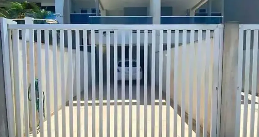 Sobrado para venda em Guaratuba de 224.00m² com 5 Quartos, 2 Suites e 2 Garagens