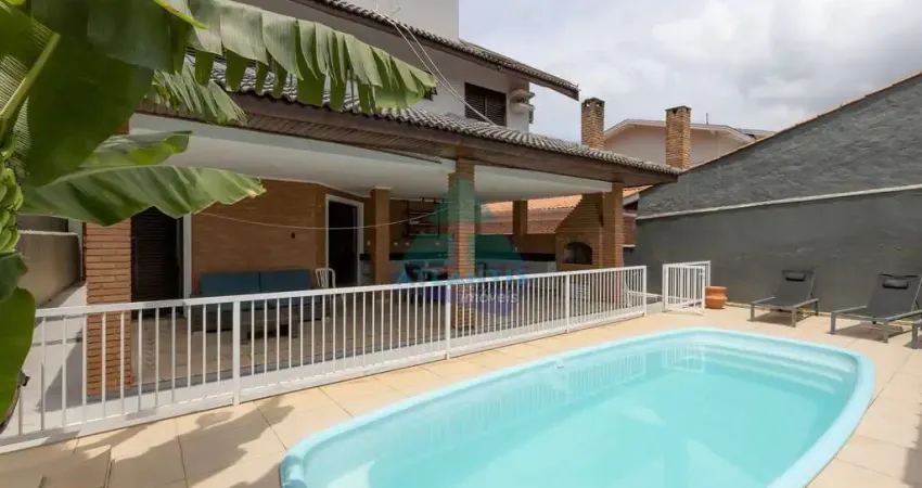 Casa para venda em Lagoinha - Condomínio Lagoinha de 268.00m² com 4 Quartos, 4 Suites e 4 Garagens