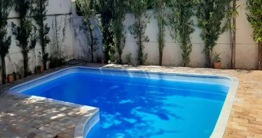 Casa de Condomínio para venda em Condomínio Residencial Oruam de 361.91m² com 3 Quartos, 1 Suite e 4 Garagens