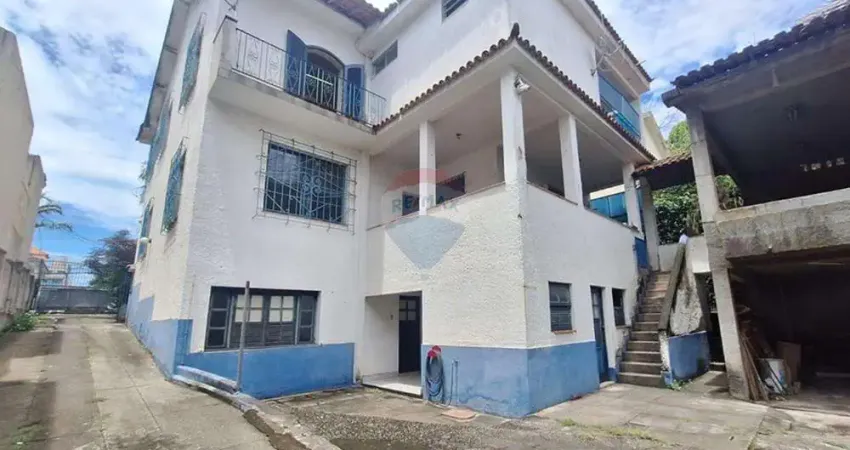 Casa para venda em Maria Da Graça de 501.00m² com 4 Quartos, 2 Suites e 4 Garagens