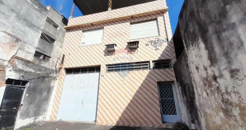 Galpão / Depósito / Armazém para venda em Cavalcanti de 1200.00m² com 3 Quartos e 5 Garagens