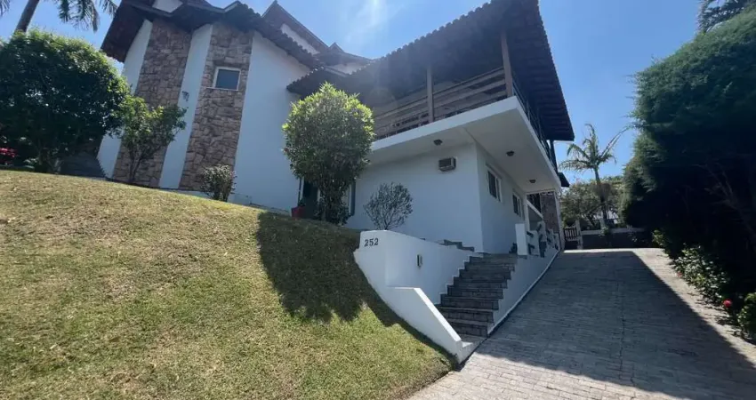Casa de Condomínio para venda e aluguel em Condomínio Marambaia de 480.00m² com 4 Quartos, 2 Suites e 4 Garagens
