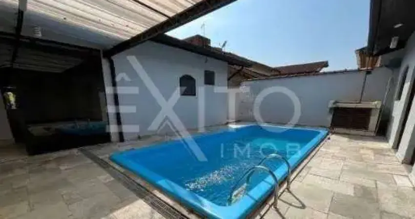 Casa para alugar em Centro de 230.00m² com 3 Quartos, 1 Suite e 4 Garagens