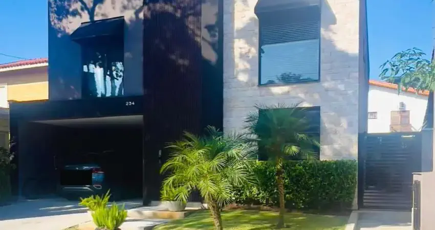 Casa de Condomínio para venda em Alphaville de 300.00m² com 5 Quartos, 4 Suites e 2 Garagens