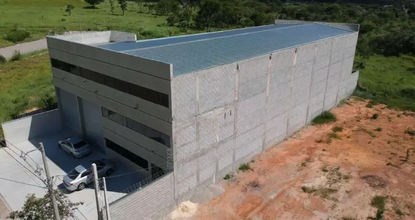 Galpão / Depósito / Armazém para alugar em Parque Empresarial Das Mangueiras de 840.00m² com 10 Garagens