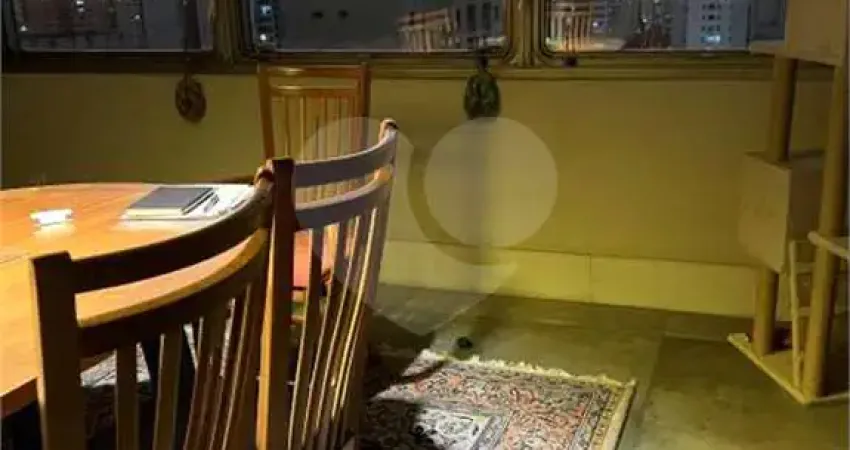 Apartamento para venda em Vila Assunção de 250.00m² com 4 Quartos, 1 Suite e 2 Garagens