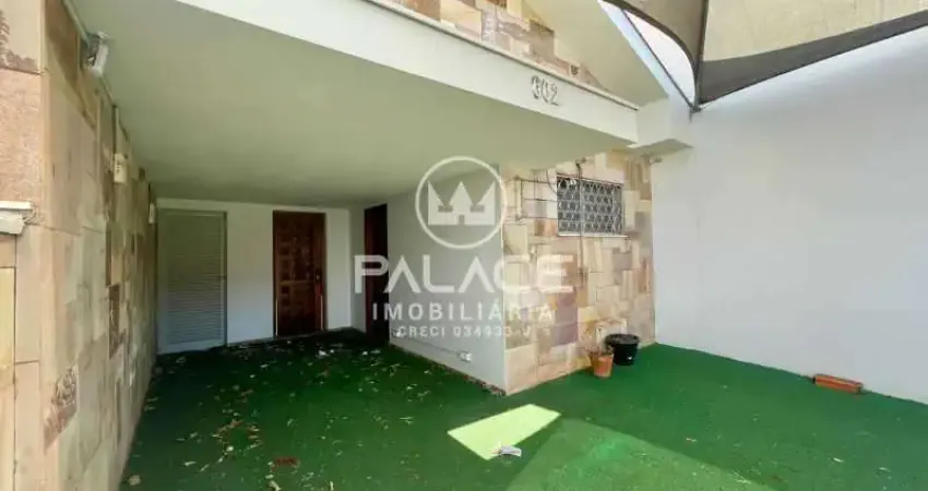 Casa para alugar em Centro de 210.00m² com 2 Quartos, 1 Suite e 2 Garagens