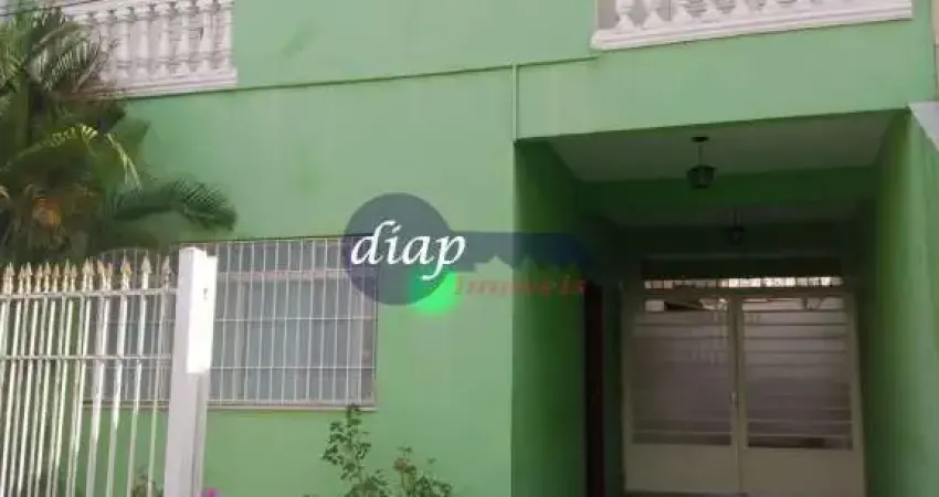 Excelente sobrado no bairro Santa Teresinha com 3 dormitórios, sendo 3 suítes, duas das suítes com sacada de frente, cozinha americana com armários em